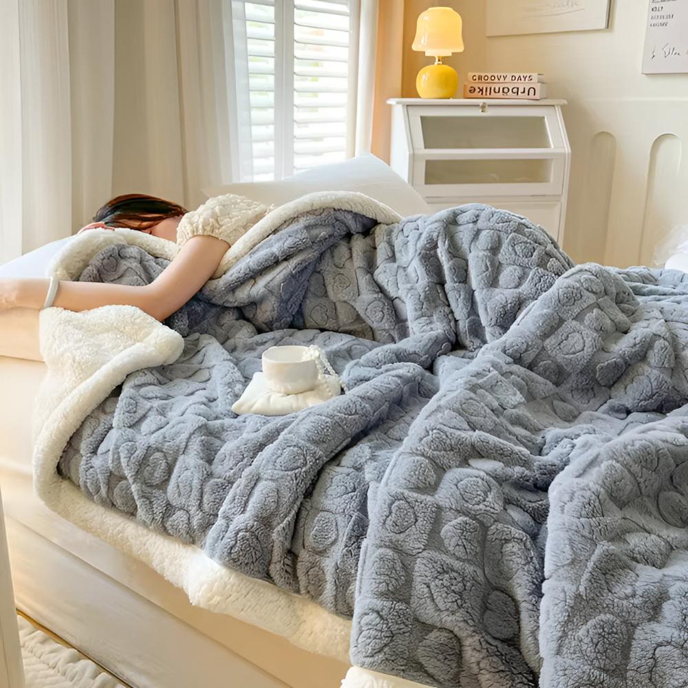 Nuvella | Heart Sherpa Blanket