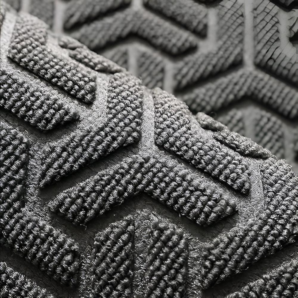 Entryway Mat with Geometric Pattern