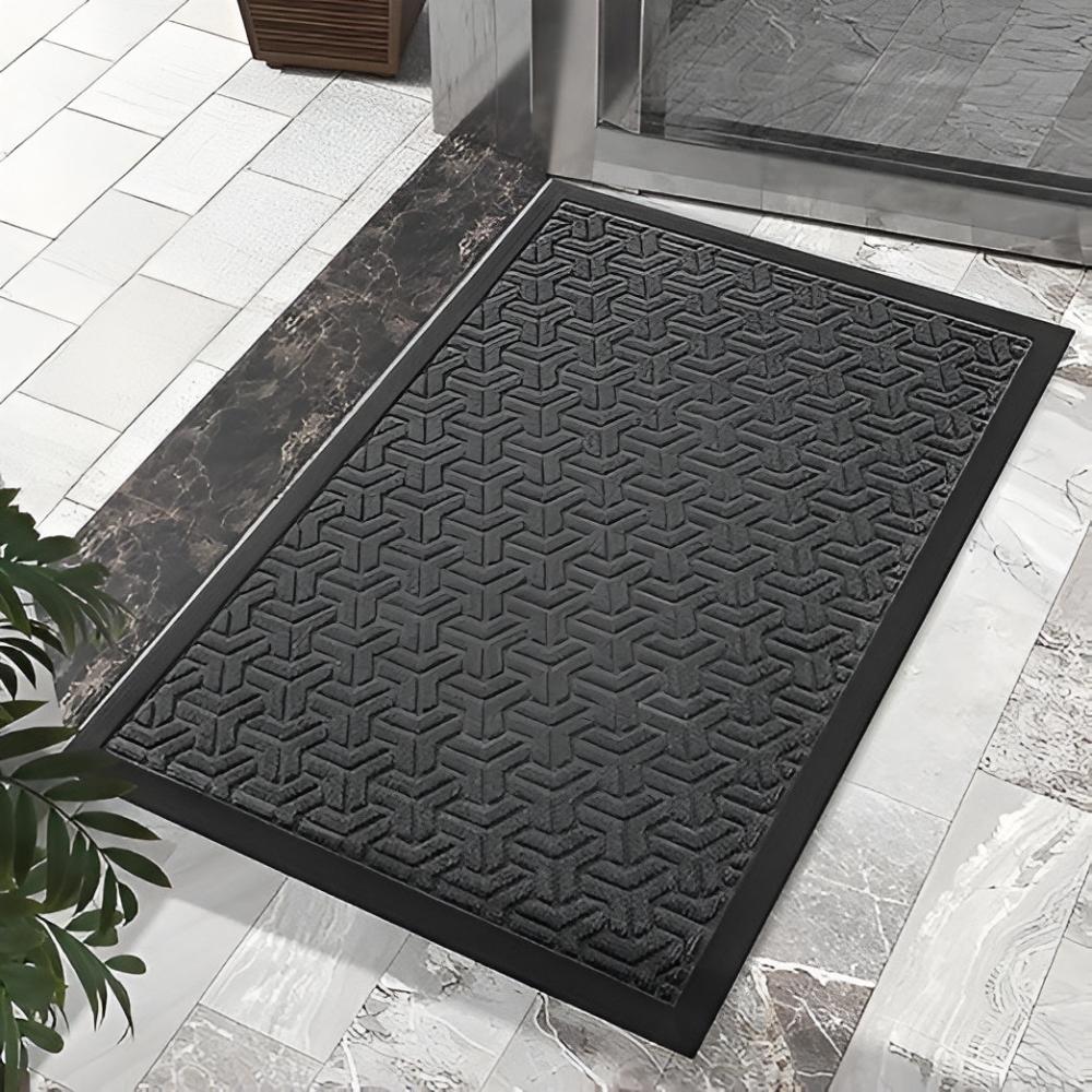 Entryway Mat with Geometric Pattern