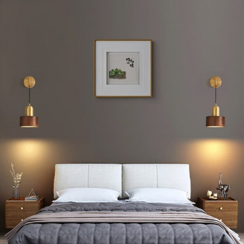 Brindlemere Vintage Wooden Wall Lamp With Brass Accents